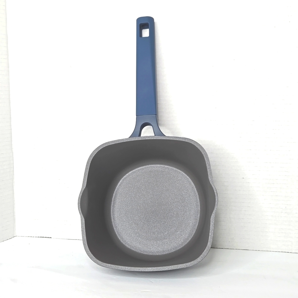 *H301 Servappetit 2 Qt Cast Aluminum Saucepan with Lid